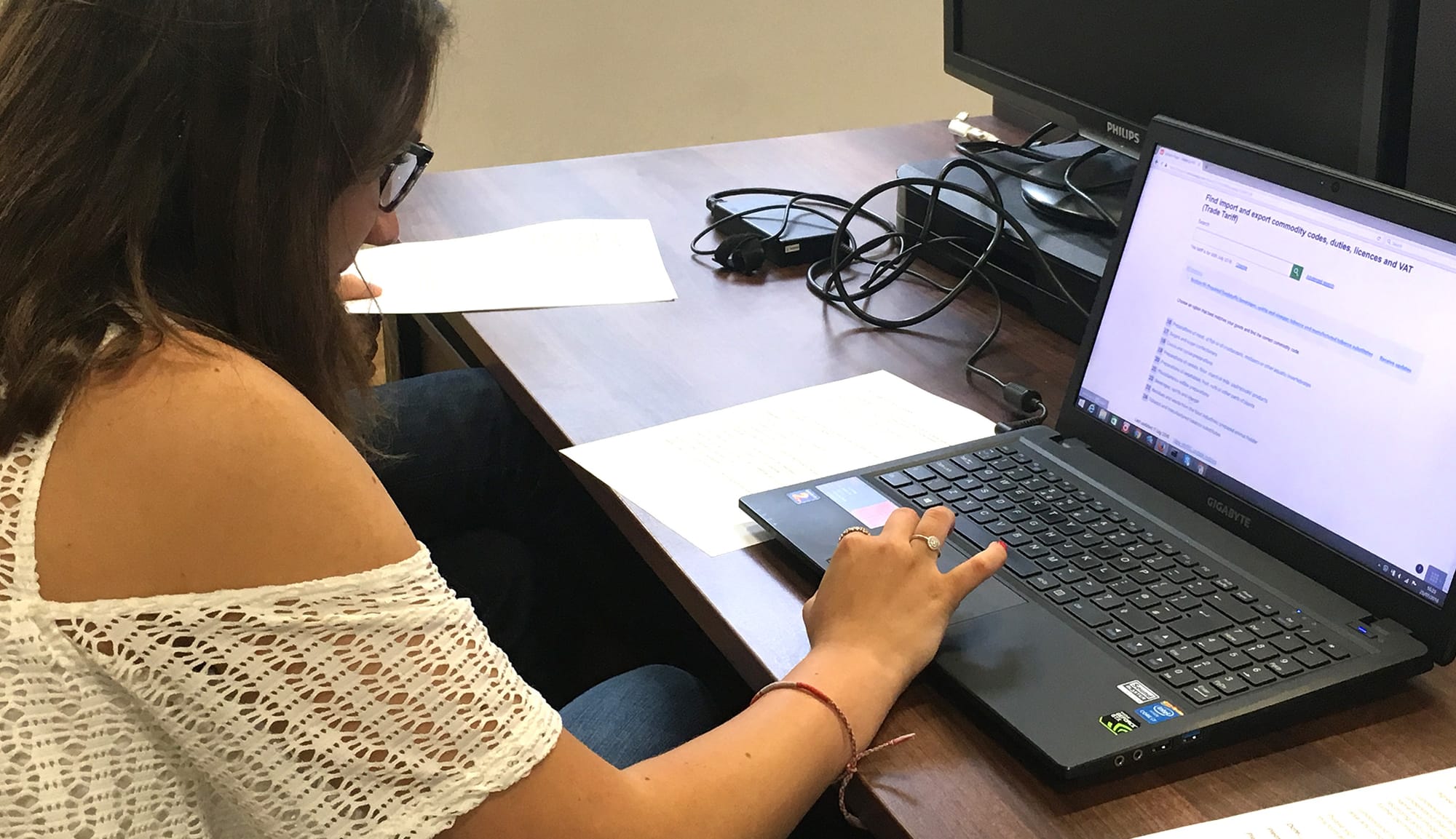 How to create more realistic prototypes for user research by faking changes